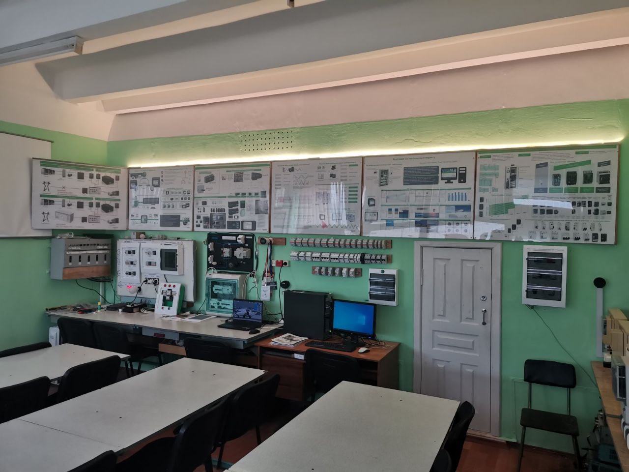 Загальний вигляд лабораторії Schneider Electric